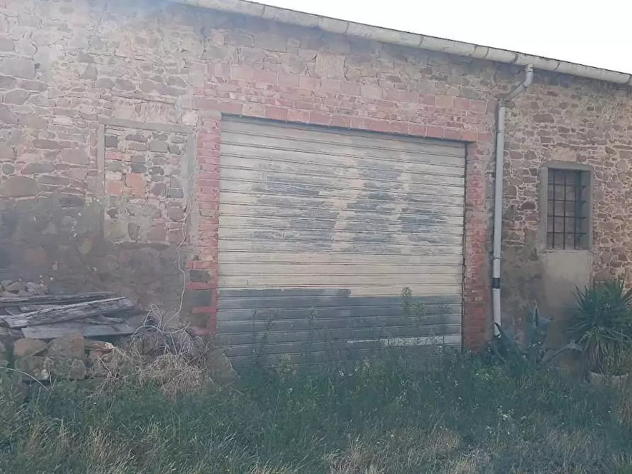 Immagine 14 di Casa colonica in vendita  a Vinci