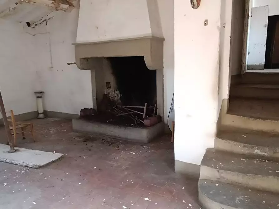 Immagine 19 di Casa colonica in vendita  a Vinci