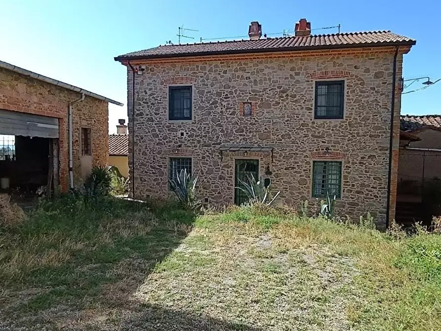 Immagine 26 di Casa colonica in vendita  a Vinci