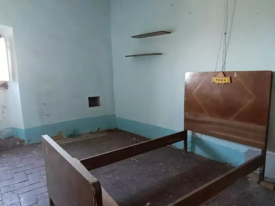 Immagine 17 di Casa colonica in vendita  a Vinci