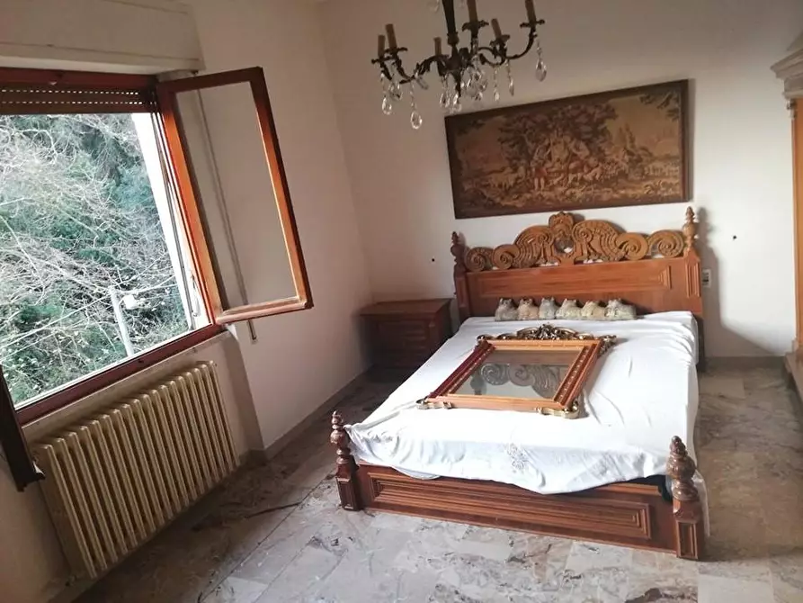 Immagine 13 di Casa indipendente in vendita  a Carrara