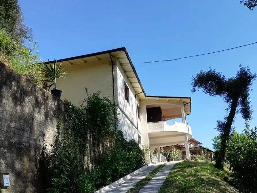 Immagine 2 di Casa indipendente in vendita  a Carrara