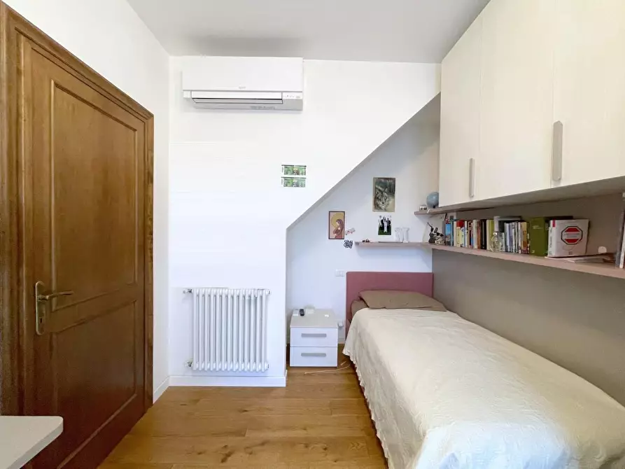 Immagine 33 di Casa trifamiliare in vendita  a Camaiore