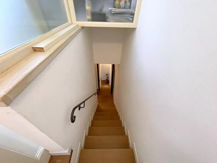 Immagine 49 di Casa trifamiliare in vendita  a Camaiore