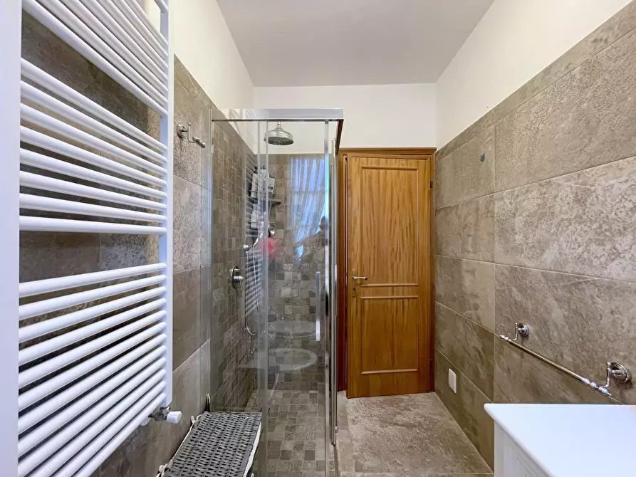 Immagine 37 di Casa trifamiliare in vendita  a Camaiore