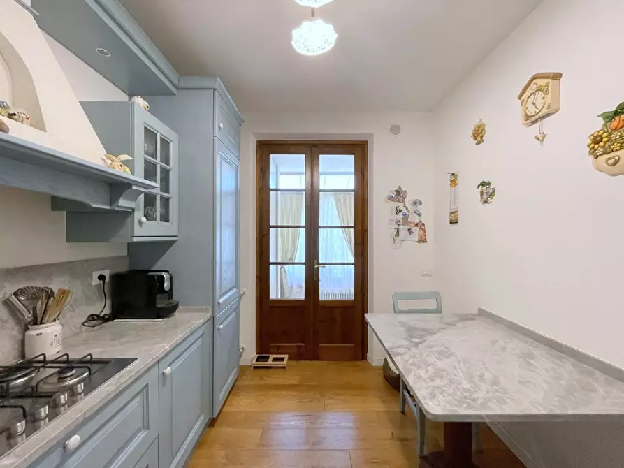 Immagine 15 di Casa trifamiliare in vendita  a Camaiore