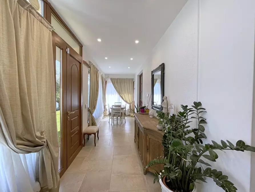 Immagine 5 di Casa trifamiliare in vendita  a Camaiore