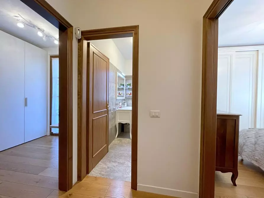 Immagine 29 di Casa trifamiliare in vendita  a Camaiore