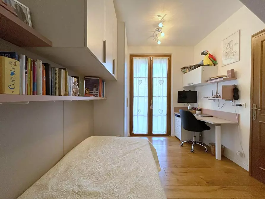 Immagine 31 di Casa trifamiliare in vendita  a Camaiore