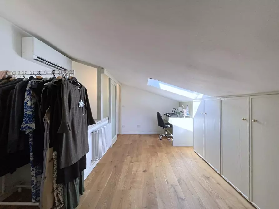 Immagine 48 di Casa trifamiliare in vendita  a Camaiore