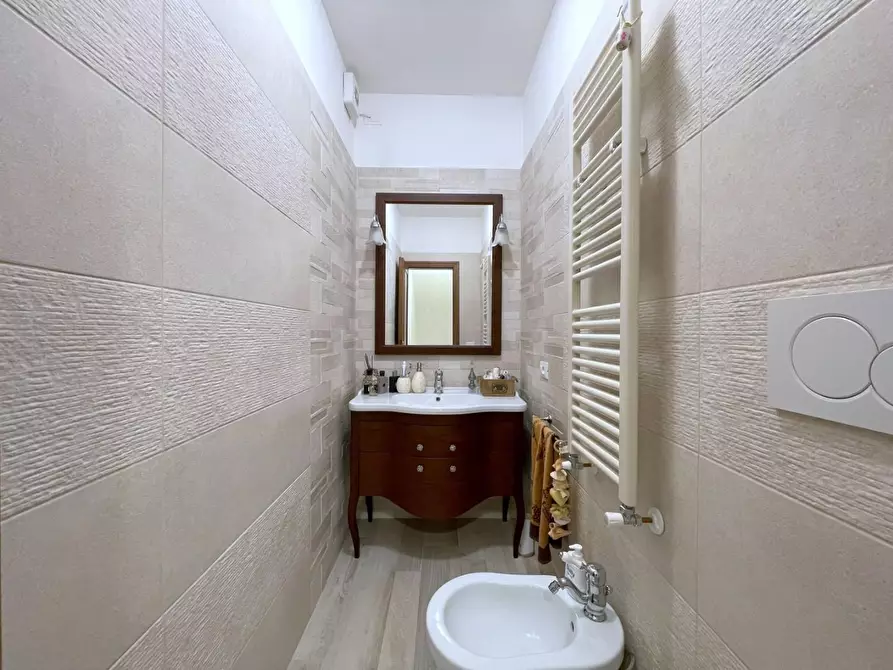 Immagine 18 di Casa trifamiliare in vendita  a Camaiore