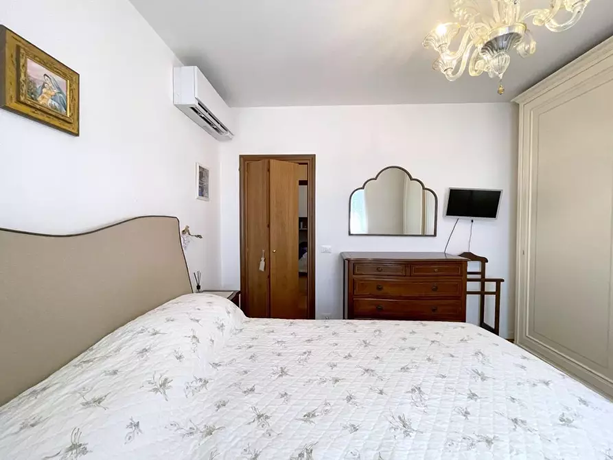 Immagine 42 di Casa trifamiliare in vendita  a Camaiore