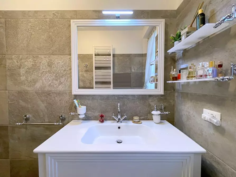 Immagine 38 di Casa trifamiliare in vendita  a Camaiore