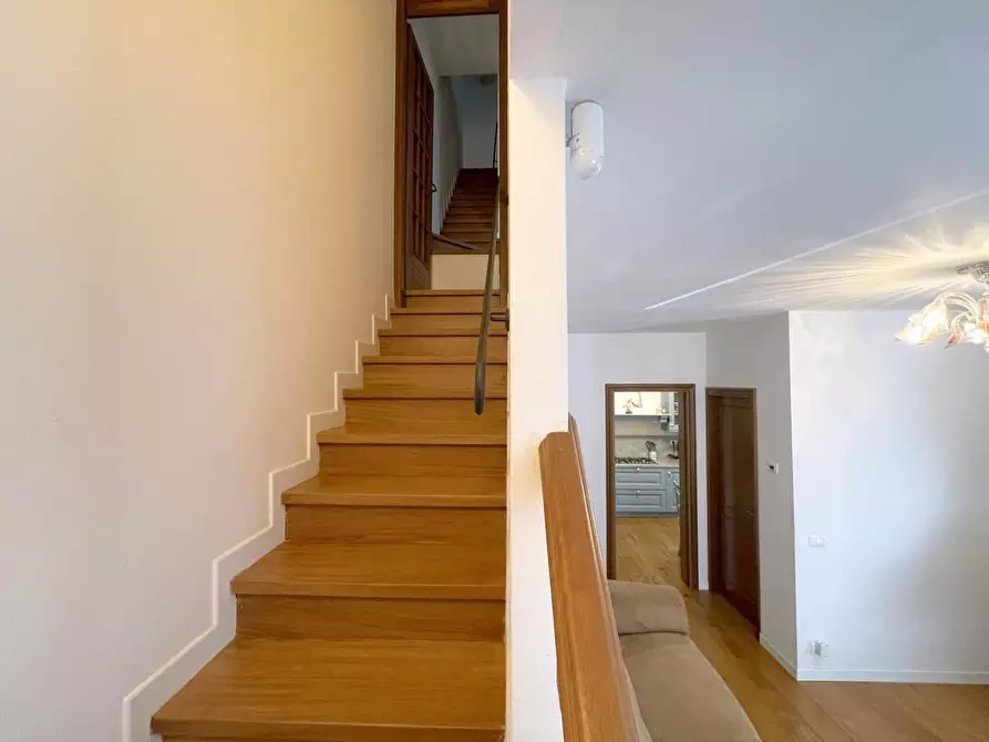 Immagine 28 di Casa trifamiliare in vendita  a Camaiore