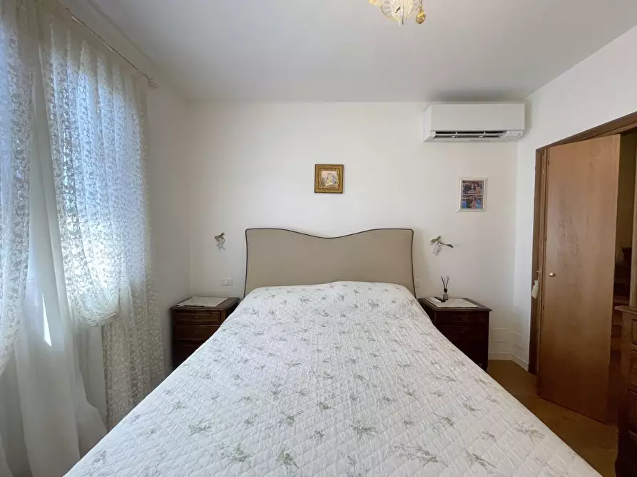 Immagine 41 di Casa trifamiliare in vendita  a Camaiore