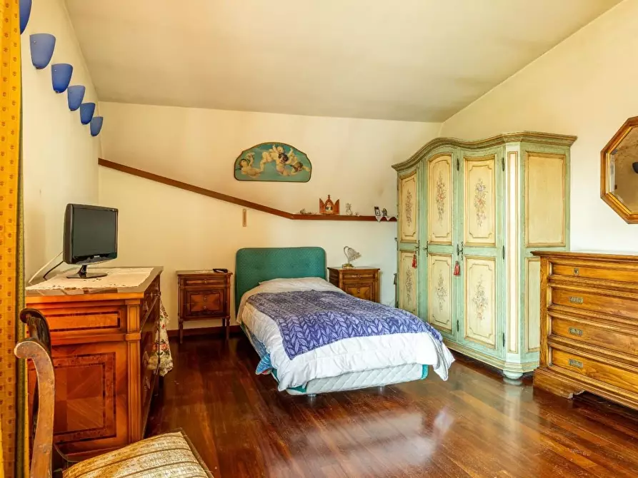 Immagine 27 di Villa in vendita  a Lucca