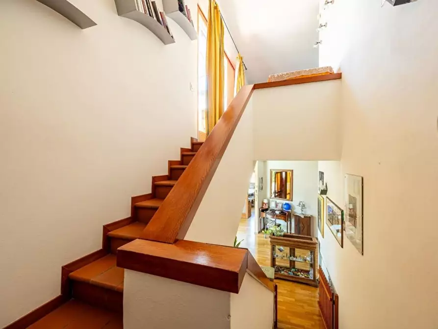 Immagine 35 di Villa in vendita  a Lucca
