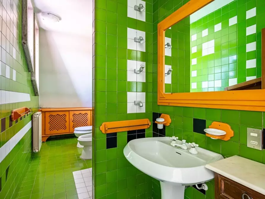 Immagine 29 di Villa in vendita  a Lucca