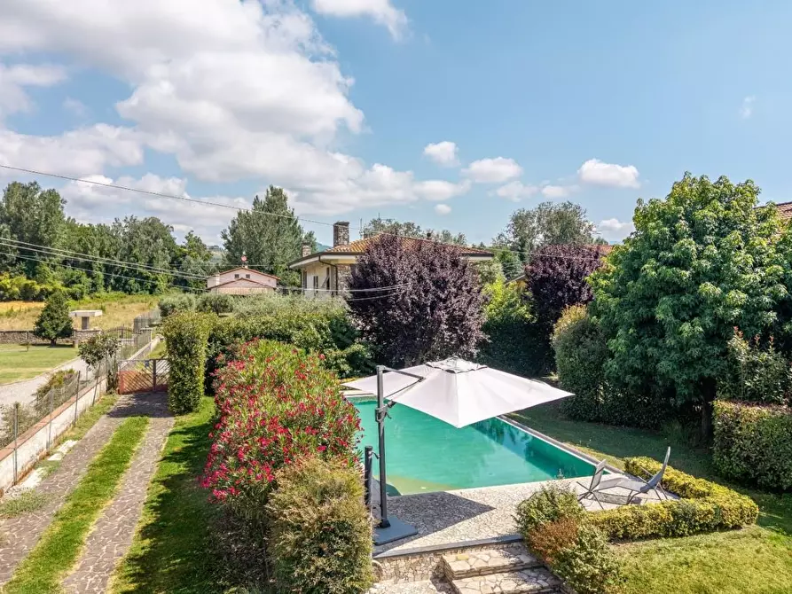 Immagine 48 di Villa in vendita  a Lucca