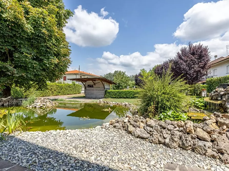 Immagine 51 di Villa in vendita  a Lucca