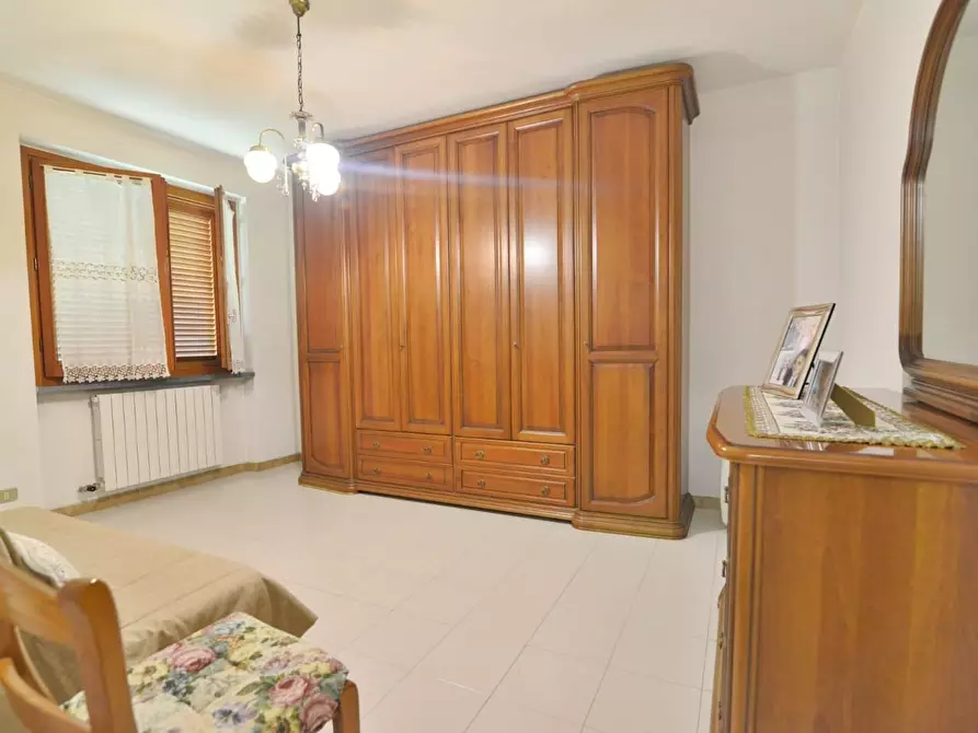 Immagine 19 di Appartamento in vendita  a Massa