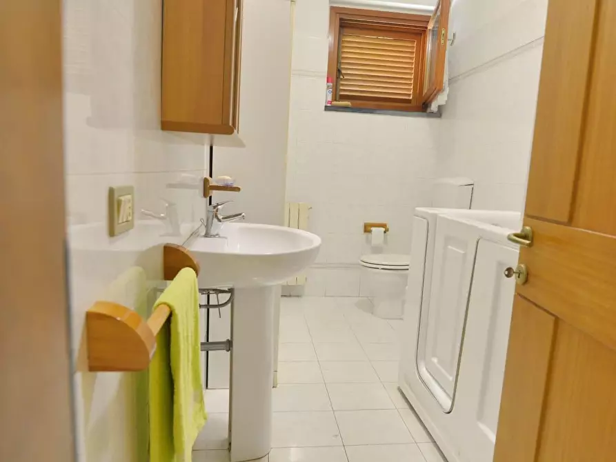 Immagine 15 di Appartamento in vendita  a Massa