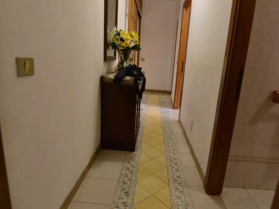 Immagine 21 di Appartamento in vendita  a Massa