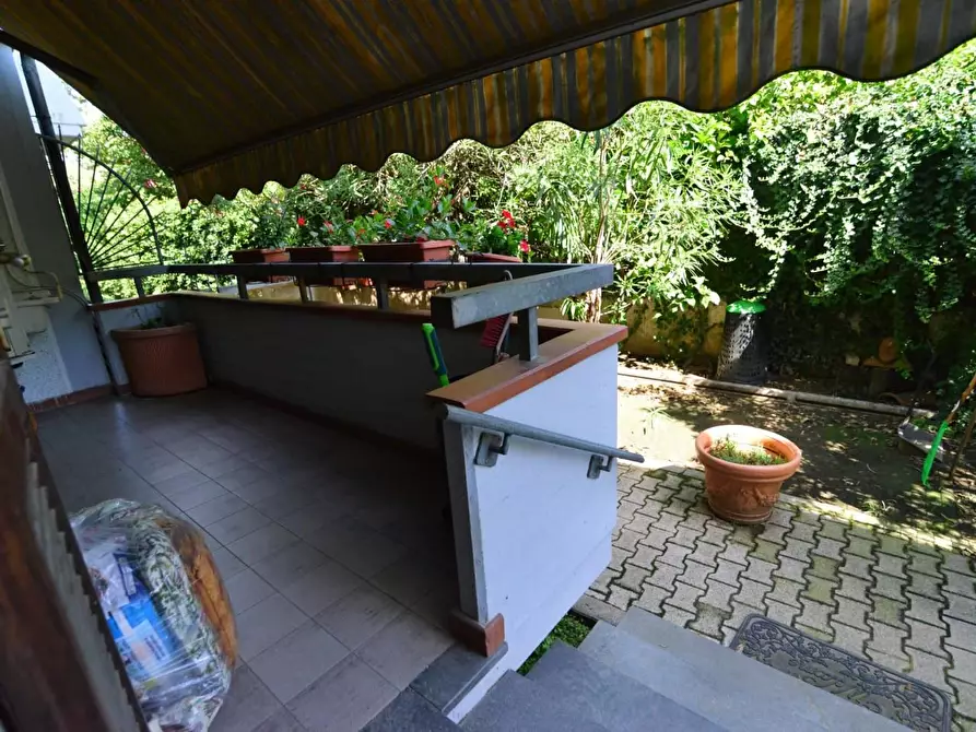 Immagine 3 di Appartamento in vendita  a Massa