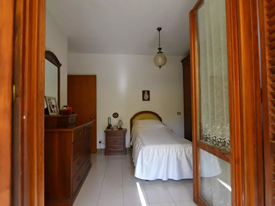 Immagine 12 di Appartamento in vendita  a Massa