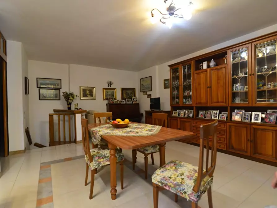 Immagine 9 di Appartamento in vendita  a Massa