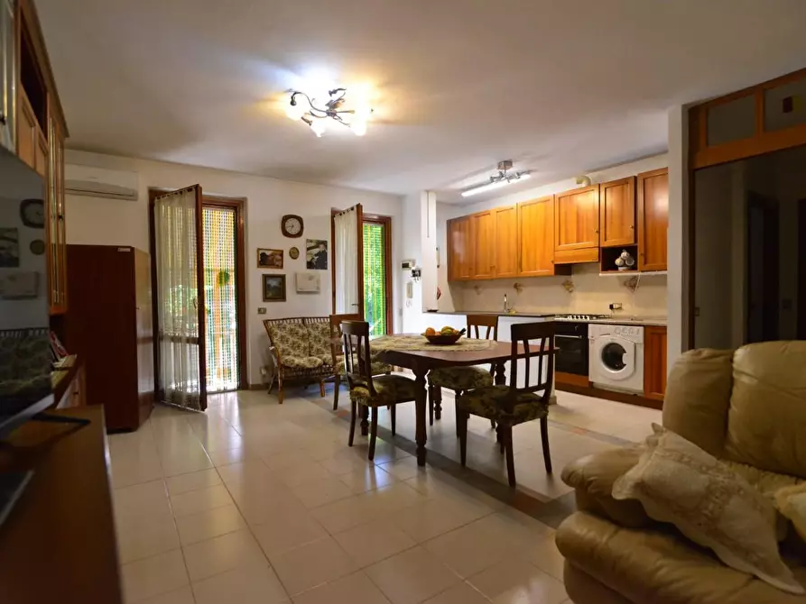 Immagine 7 di Appartamento in vendita  a Massa