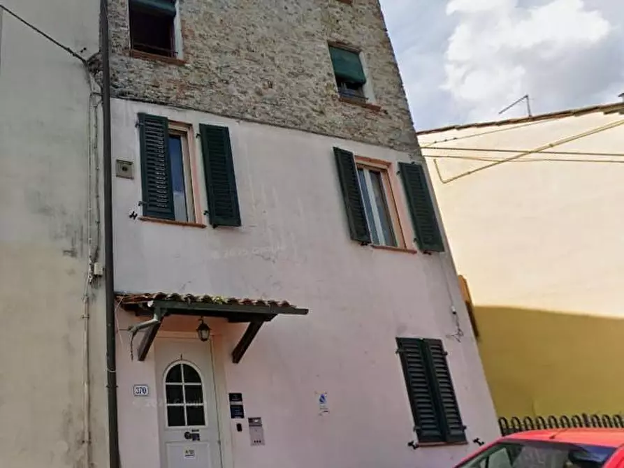 Immagine 2 di Appartamento in vendita  a Lucca