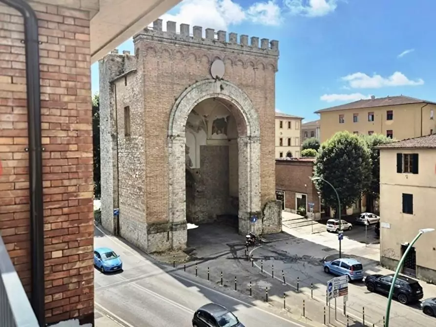 Immagine 7 di Appartamento in vendita  a Siena