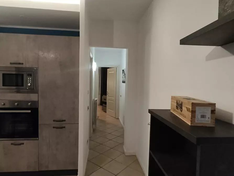 Immagine 6 di Appartamento in vendita  a Lucca