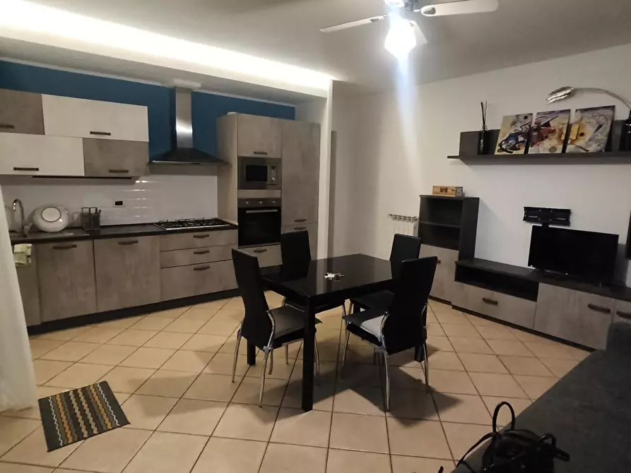 Immagine 5 di Appartamento in vendita  a Lucca