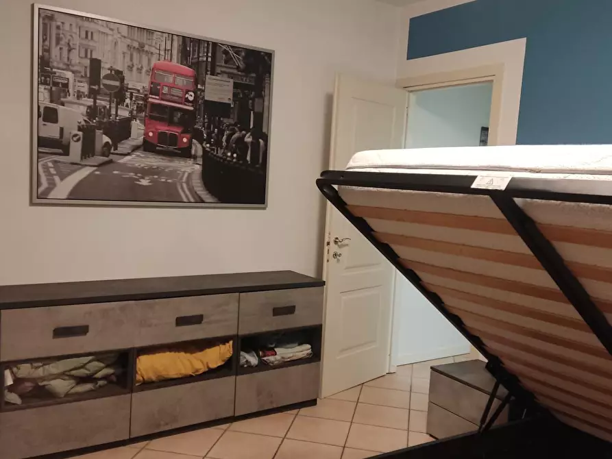 Immagine 12 di Appartamento in vendita  a Lucca