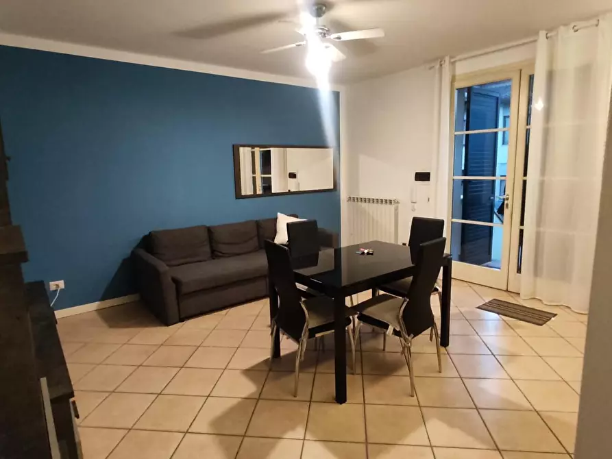 Immagine 1 di Appartamento in vendita  a Lucca