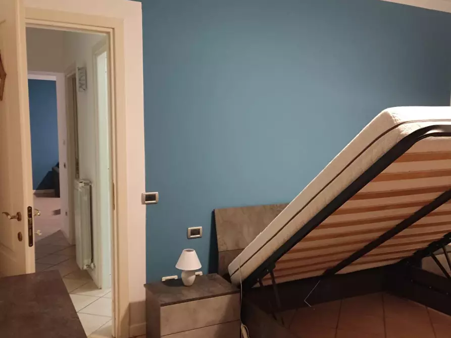 Immagine 13 di Appartamento in vendita  a Lucca