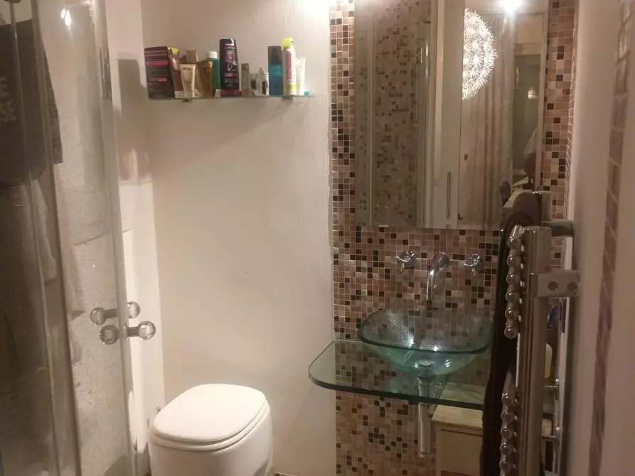 Immagine 9 di Villetta a schiera in vendita  a Massa