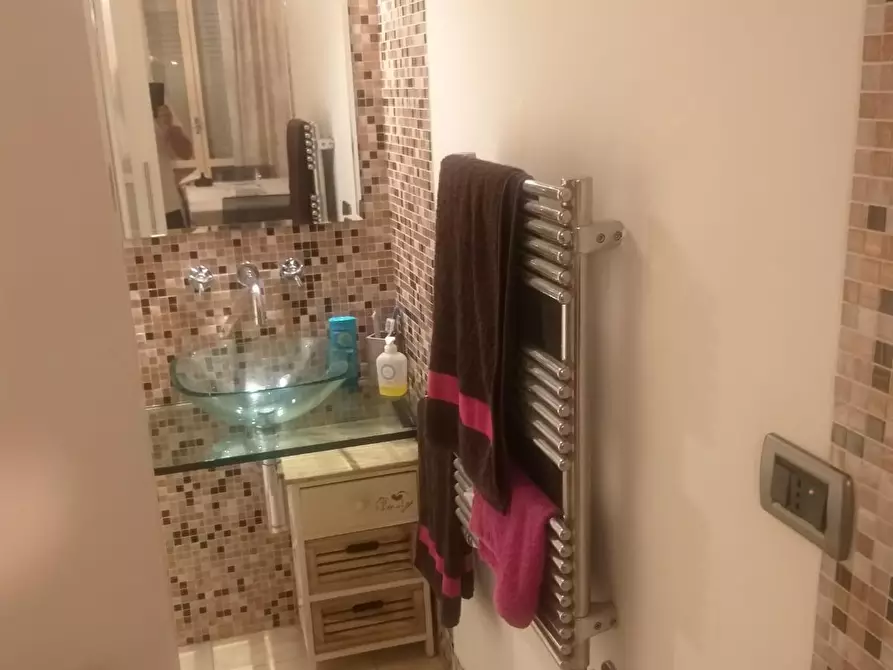 Immagine 10 di Villetta a schiera in vendita  a Massa