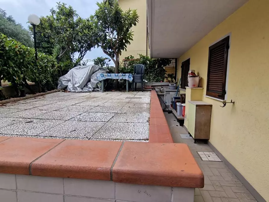 Immagine 1 di Appartamento in vendita  a Carrara