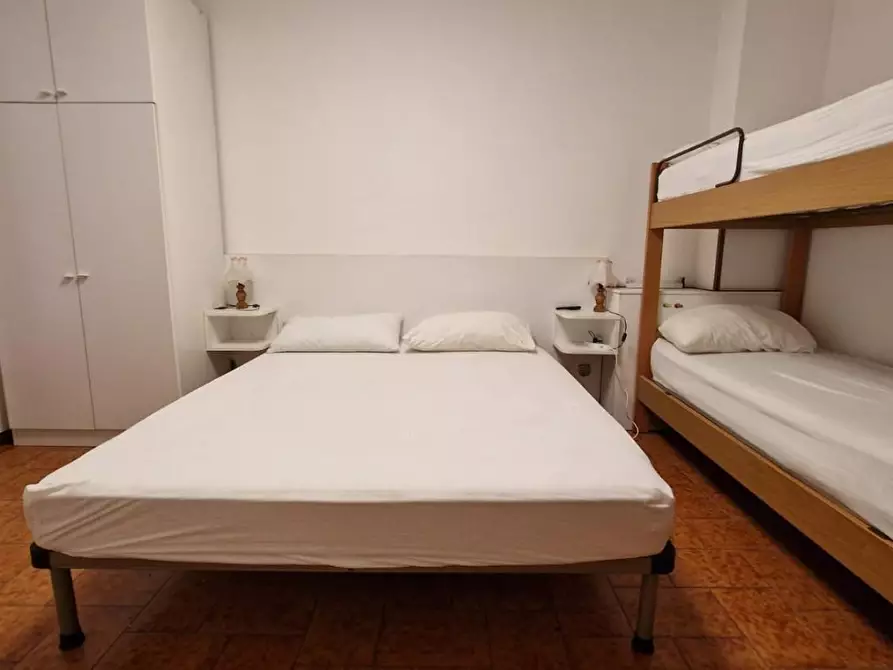 Immagine 17 di Appartamento in vendita  a Carrara