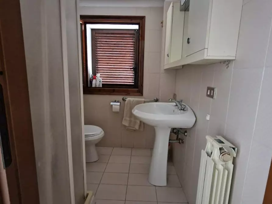 Immagine 5 di Appartamento in vendita  a Carrara