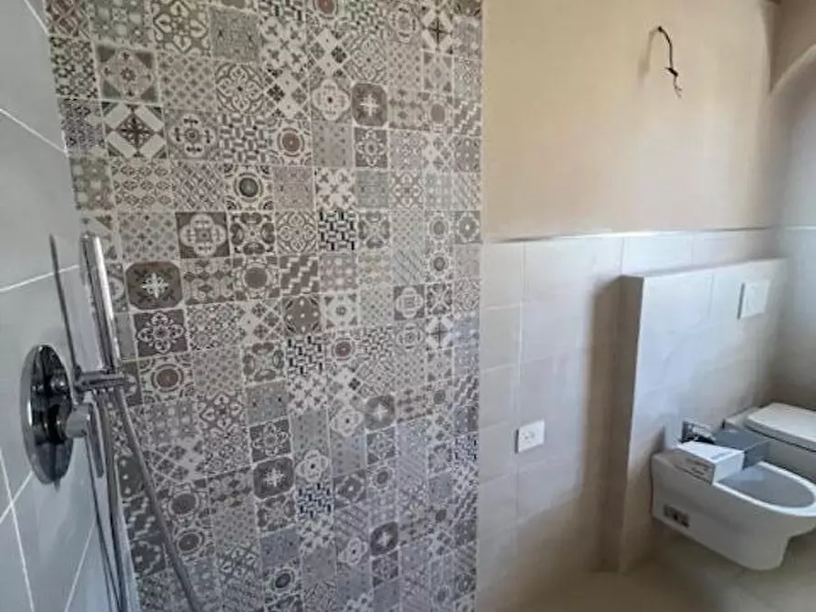 Immagine 12 di Porzione di casa in vendita  a Sarzana