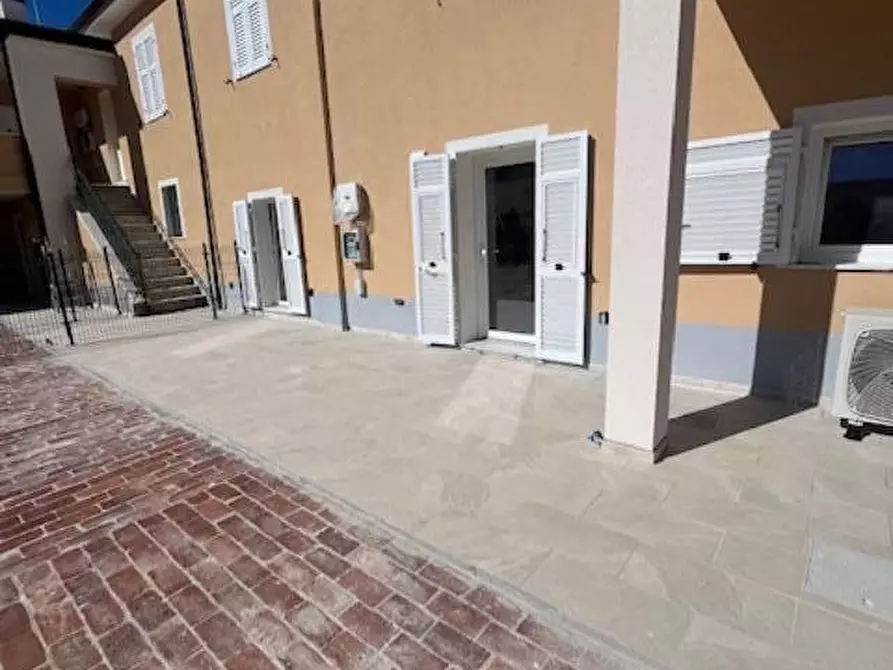 Immagine 2 di Porzione di casa in vendita  a Sarzana