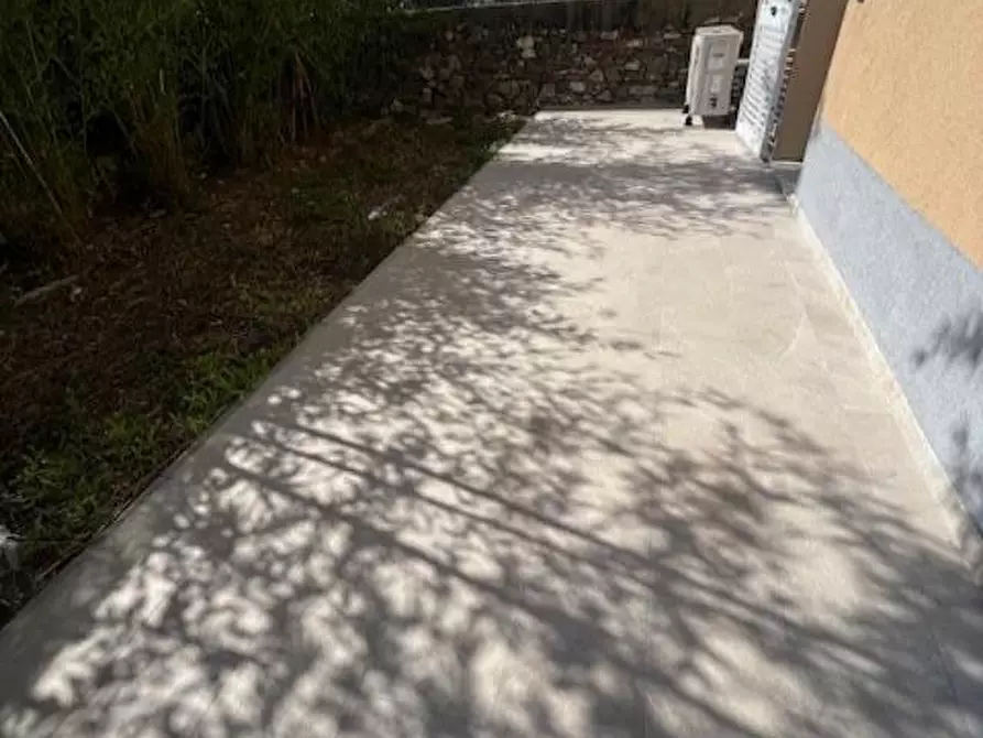 Immagine 4 di Porzione di casa in vendita  a Sarzana