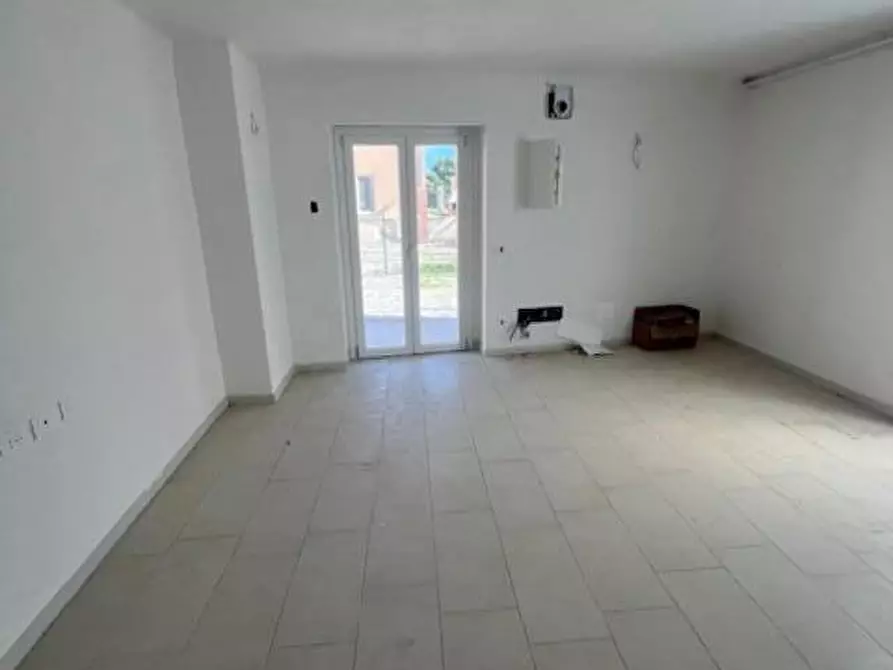 Immagine 8 di Porzione di casa in vendita  a Sarzana