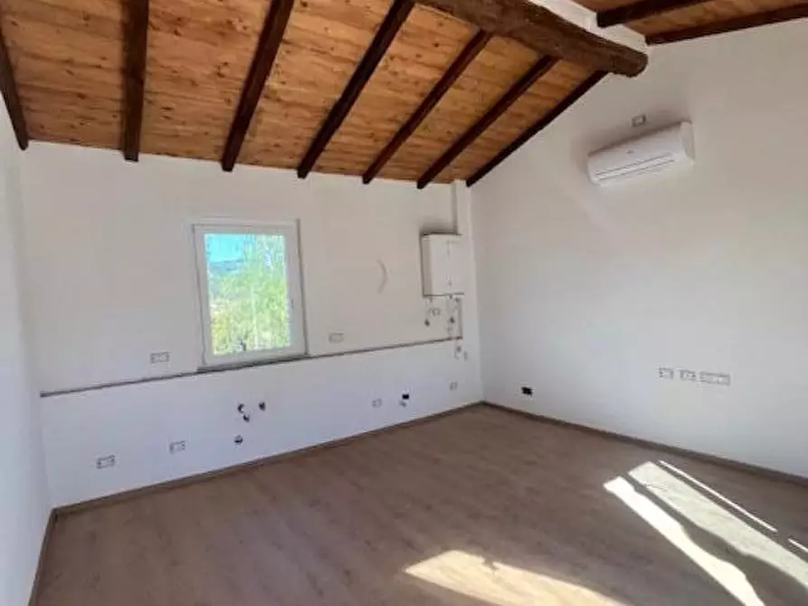 Immagine 1 di Appartamento in vendita  a Sarzana