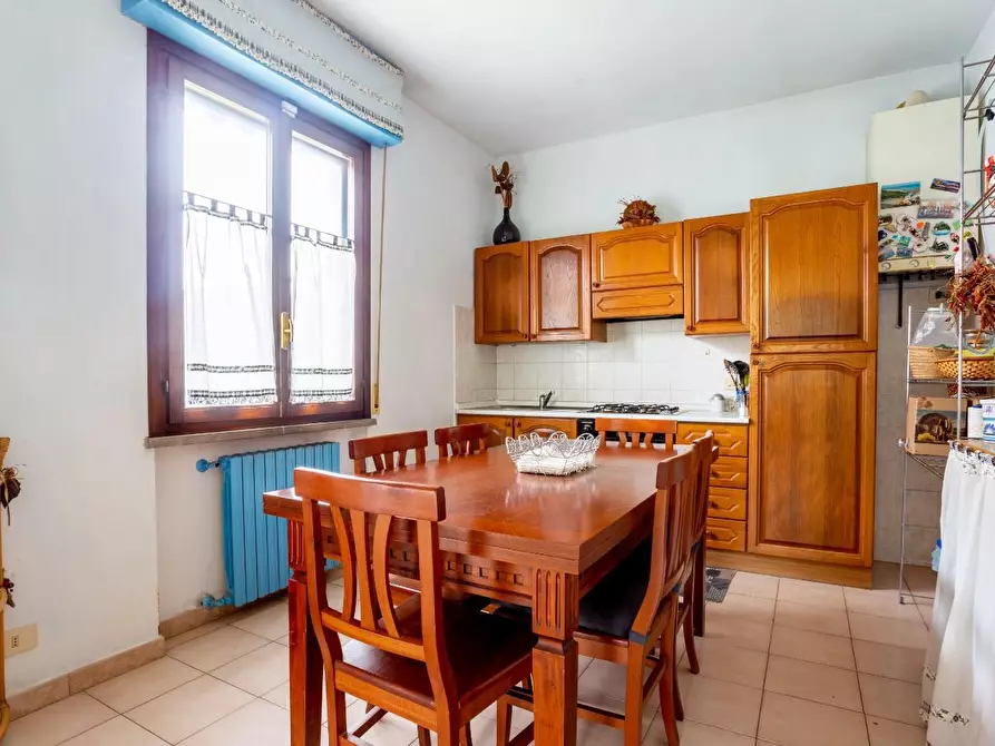 Immagine 3 di Villa in vendita  a San Giuliano Terme