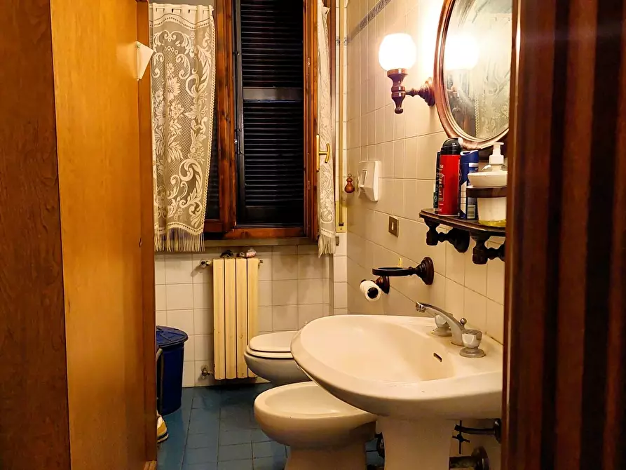 Immagine 10 di Villa in vendita  a San Giuliano Terme